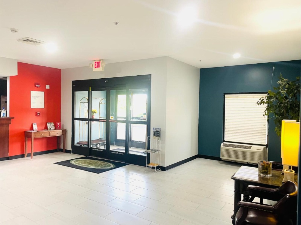 Grand Vista Hotel & Suites