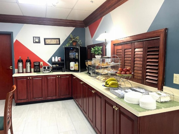 Grand Vista Hotel & Suites image 13