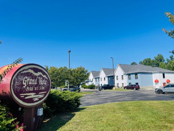 Grand Vista Hotel & Suites image 22